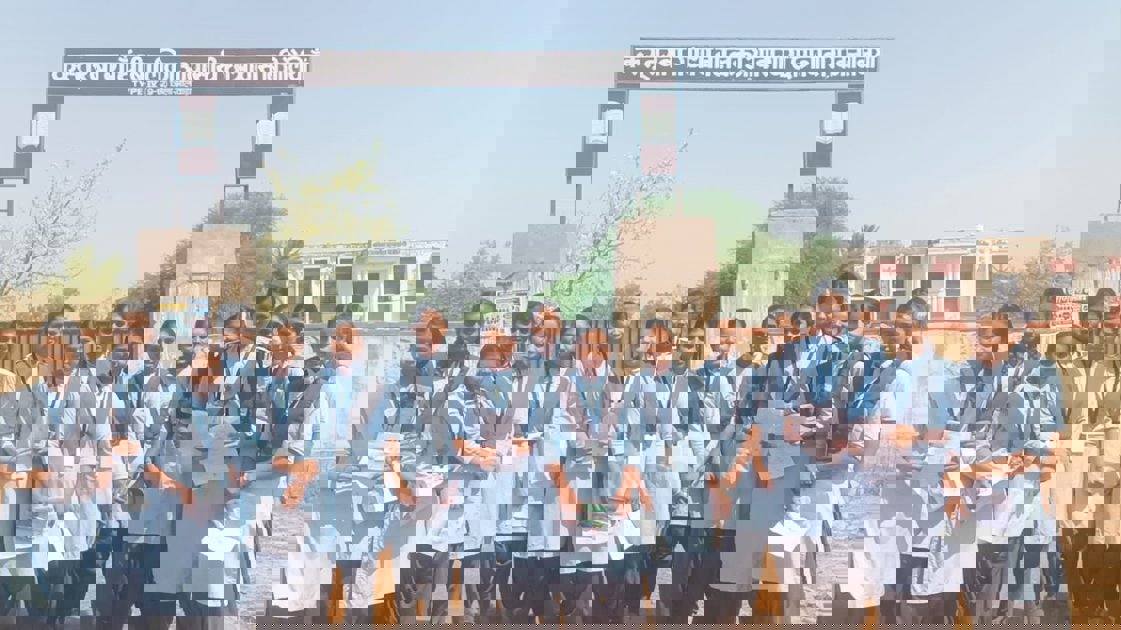 कस्तूरबा हॉस्टल की छात्राओं को घर भेजने की कही बात