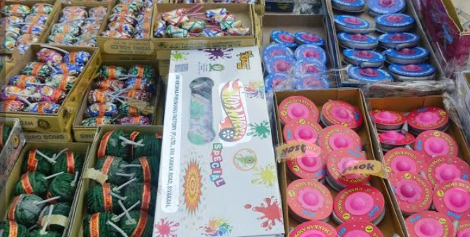 बिजौलिया के पटाखा बाजार में ग्रीन आतिशबाज़ी बनी आकर्षण का केंद्र,दुकानदारों ने सेफ्टी उपकरण रखे