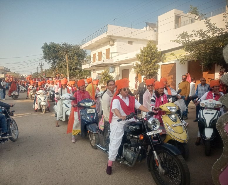 भव्य वाहन रैली निकाली, गूंजे भारत माता के जयकारे