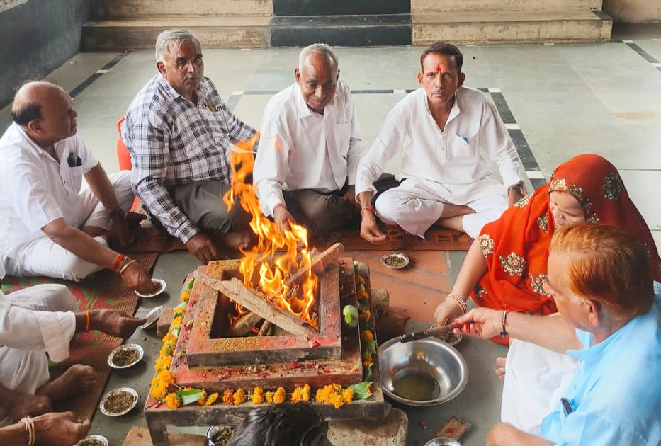 विंध्यवासिनी माता की विशेष पूजा आराधना,, हवन के बाद बांटी प्रसादी