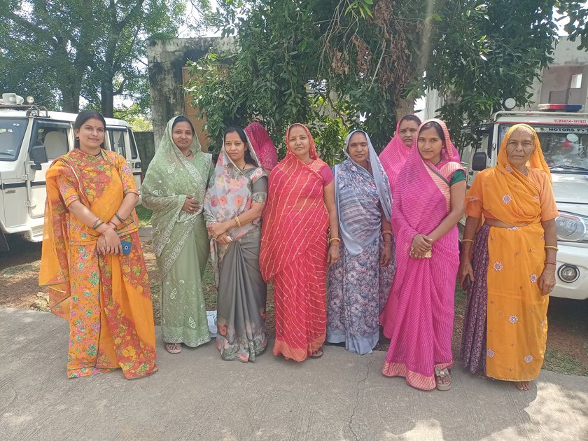 25 वार्डों की जंग में आखिरी दिन दिखा दमखम, समर्थकों के हुजूम के साथ पहुंचे प्रत्याशी