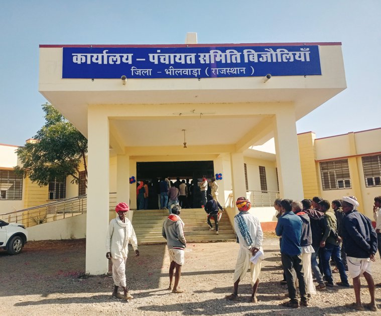 रिफाइनरी उद्घाटन कार्यक्रम की वेबकास्टिंग का ई-मित्र संचालकों ने किया बहिष्कार