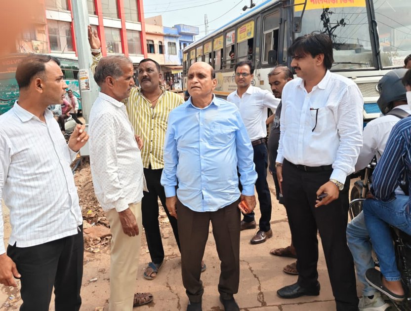 अन्य स्थान पर शिफ्ट कराने का दिया आश्वासन