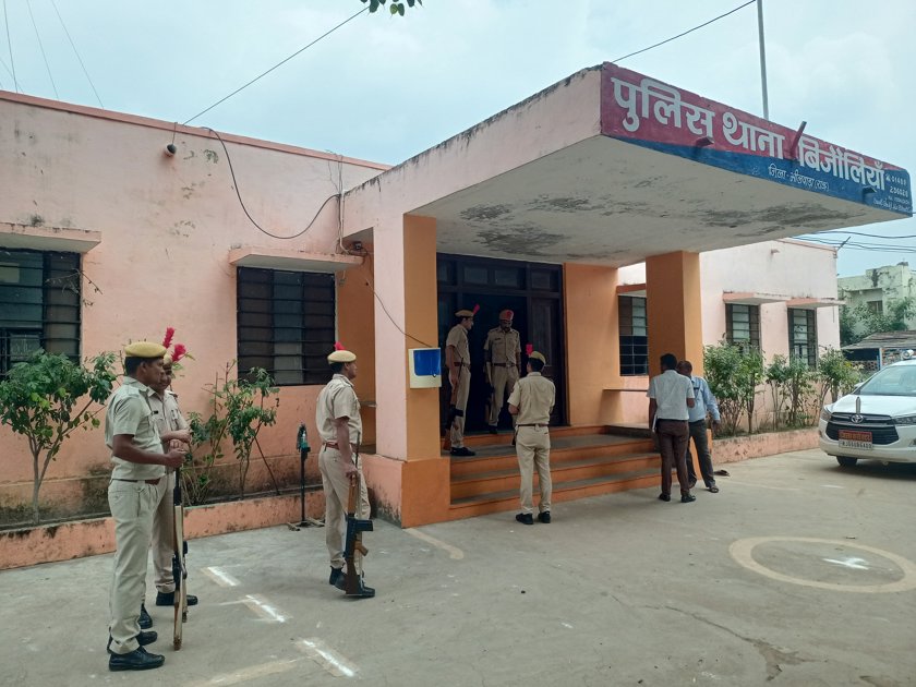 पुलिस ने 9 लोगों को किया गिरफ्तार