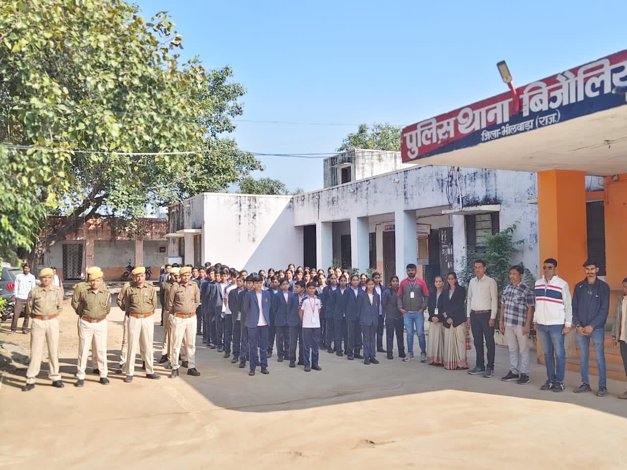 पुलिस थाना परिसर व उपजिला चिकित्सालय में स्वदेशी संकल्प संग गूंजा राष्ट्रगान
