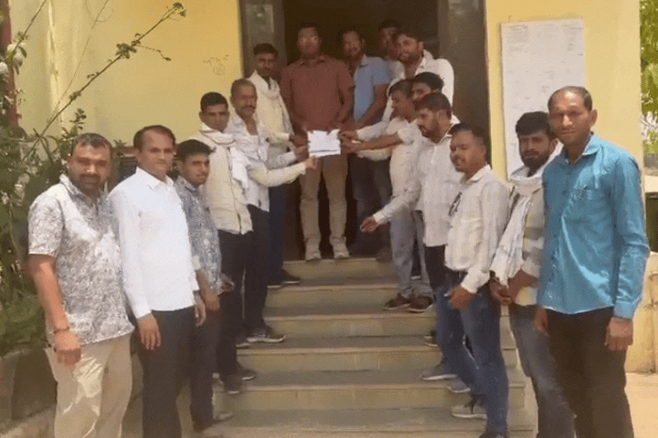 ग्रामीणों ने खोला मोर्चा, कहा-लक्ष्मीखेड़ा में ही खुले उपस्वास्थ्य केंद्र
