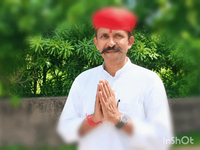 दोनों के बीच सीधा मुकाबला